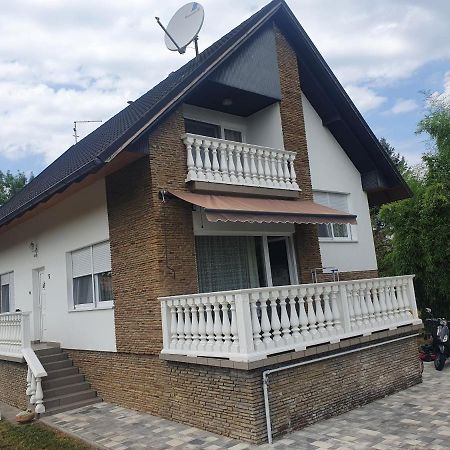 Balatonkeresztúr Wolf Vendeghazヴィラ エクステリア 写真