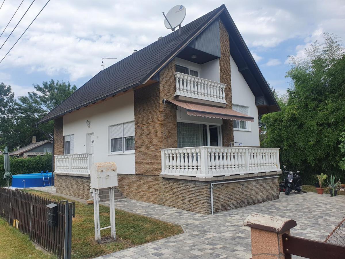 Balatonkeresztúr Wolf Vendeghazヴィラ エクステリア 写真