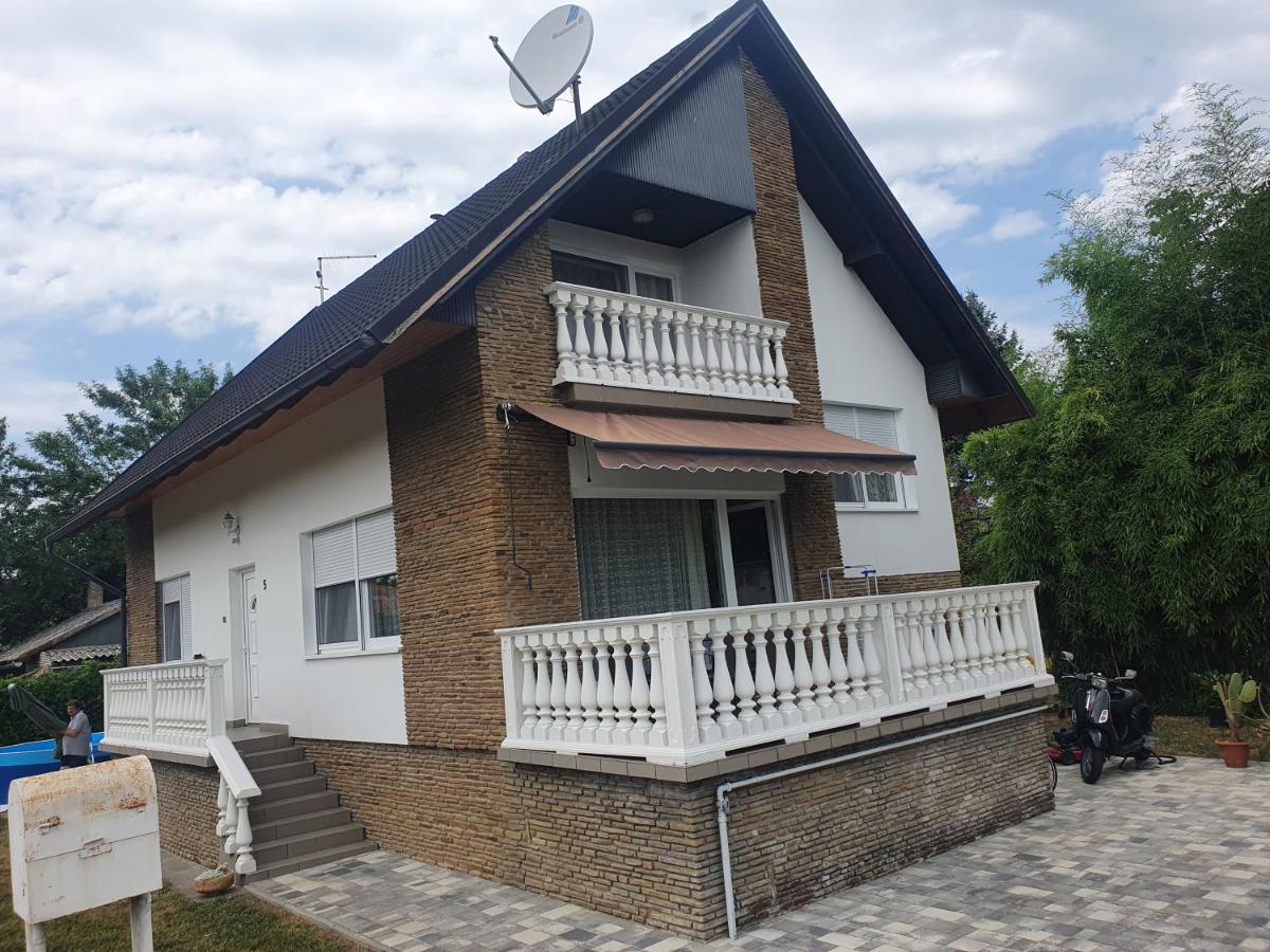 Balatonkeresztúr Wolf Vendeghazヴィラ エクステリア 写真