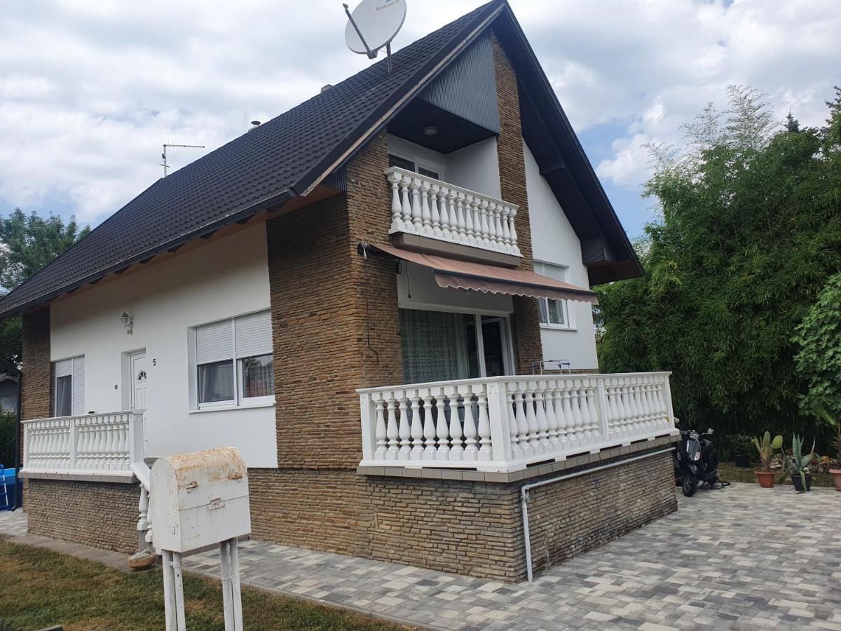Balatonkeresztúr Wolf Vendeghazヴィラ エクステリア 写真